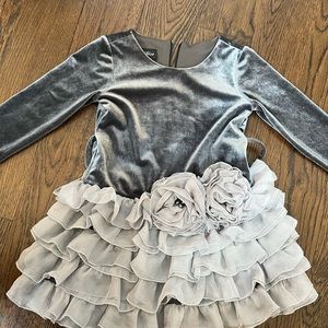 ✨Isobella and Chloe ✨ velour dress with beautiful ruffle